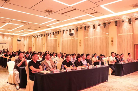 南鴻裝飾五月全體設(shè)計(jì)師會議順利召開