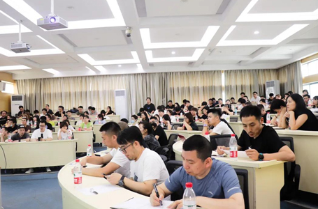 南鴻裝飾6月全體設(shè)計師會議精彩來襲！