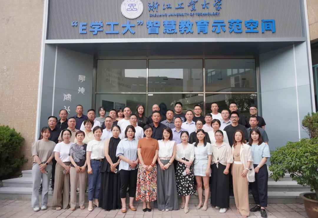 聚力思變，乘勢篤行丨南鴻裝飾二季度分公司經(jīng)理會議圓滿舉行